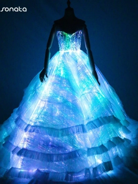 WEGE wege wege.ae wege.store shop e-commerce store online shopping UAE clothing store in UAE fashion sale today متجر اونلاين للتسوق للألبسة ويجي متجر ويجي ويجي امارات FUTURE